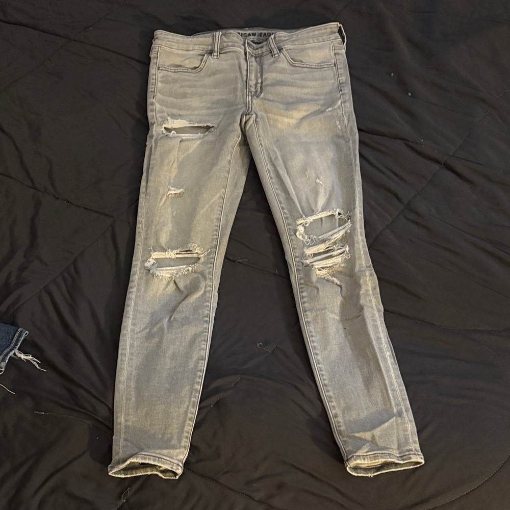 American Eagle Outfitters Light Gray Distressed Skinny Jeans